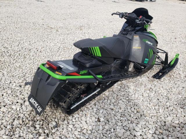 4UF18SNW0JT106186 - 2018 ARCT SNOWMOBILE GREEN photo 4