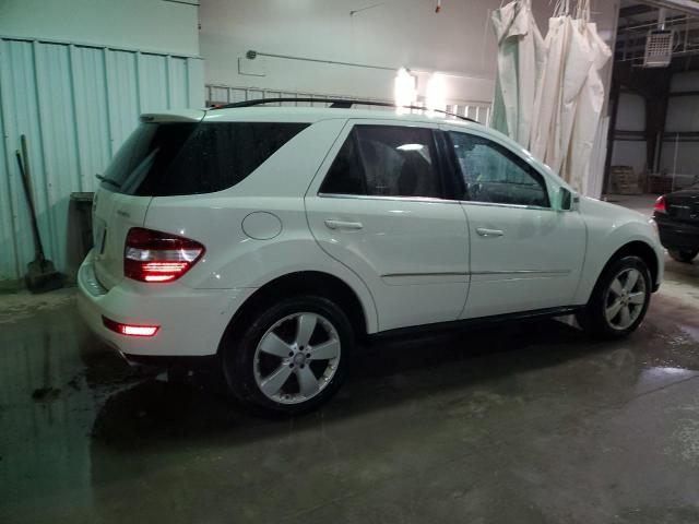 4JGBB8GB0BA730184 - 2011 MERCEDES-BENZ ML 350 4MATIC WHITE photo 3