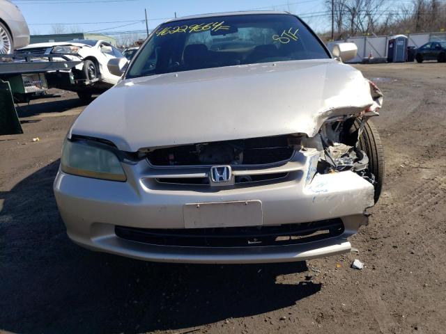 1HGCG1658YA063551 - 2000 HONDA ACCORD EX GOLD photo 5