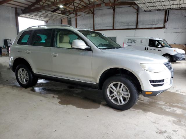 WVGBE77L38D012520 - 2008 VOLKSWAGEN TOUAREG 2 V6 SILVER photo 4