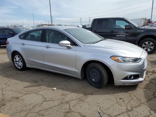 3FA6P0HD1GR278399 - 2016 FORD FUSION SE SILVER photo 4