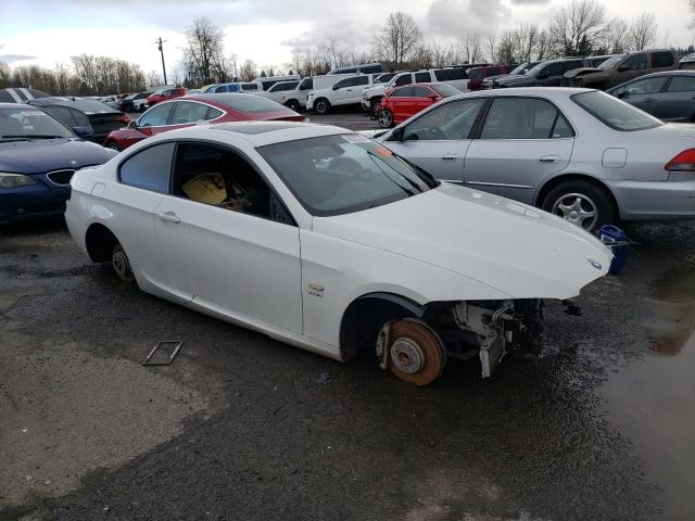 WBAKG1C54DJ217761 - 2013 BMW 335 I SULEV WHITE photo 4