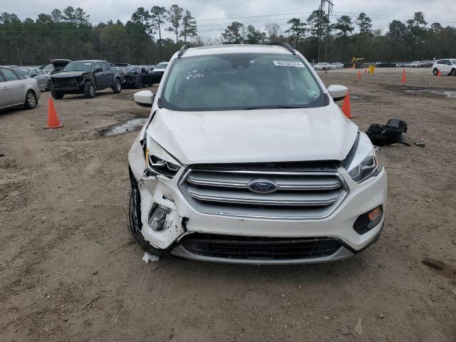 1FMCU0HD0JUC16980 - 2018 FORD ESCAPE SEL WHITE photo 5