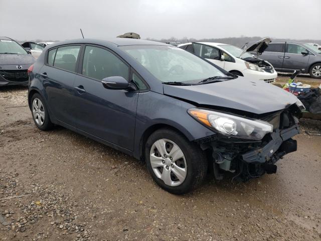 KNAFK5A89G5583653 - 2016 KIA FORTE LX BLUE photo 4