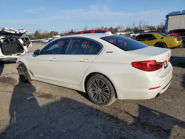 WBAJB1C54KB375129 - 2019 BMW 530XE WHITE photo 2