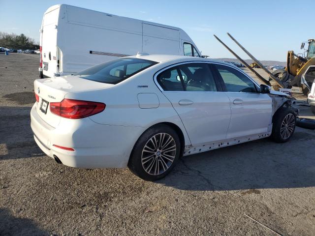 WBAJB1C54KB375129 - 2019 BMW 530XE WHITE photo 3