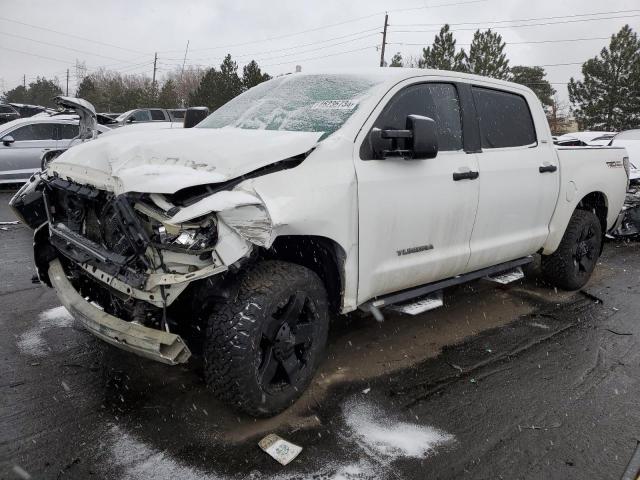 5TFDY5F17BX182507 - 2011 TOYOTA TUNDRA CREWMAX SR5 WHITE photo 1