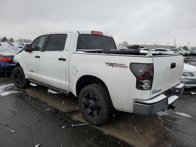 5TFDY5F17BX182507 - 2011 TOYOTA TUNDRA CREWMAX SR5 WHITE photo 2