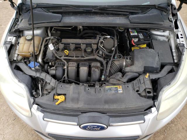 1FAHP3F28CL291056 - 2012 FORD FOCUS SE SILVER photo 11