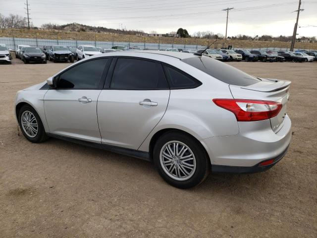 1FAHP3F28CL291056 - 2012 FORD FOCUS SE SILVER photo 2