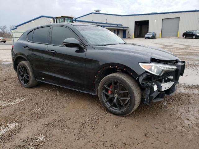 ZASPAKAN7K7C50452 - 2019 ALFA ROMEO STELVIO BLACK photo 4