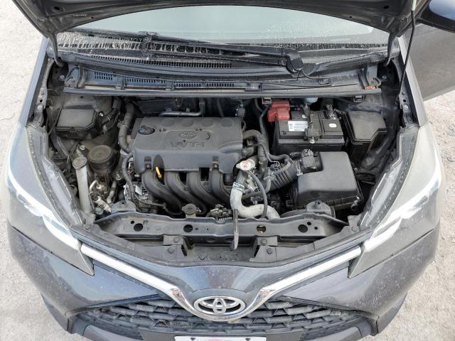 VNKKTUD31HA083592 - 2017 TOYOTA YARIS L GRAY photo 11