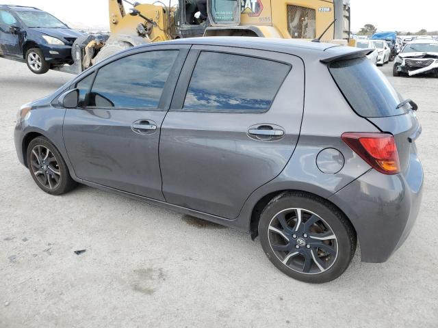 VNKKTUD31HA083592 - 2017 TOYOTA YARIS L GRAY photo 2