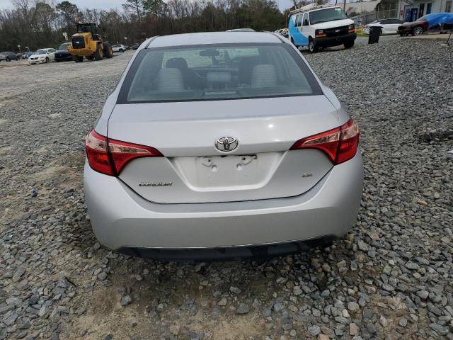 5YFBURHE1JP782995 - 2018 TOYOTA COROLLA L SILVER photo 6