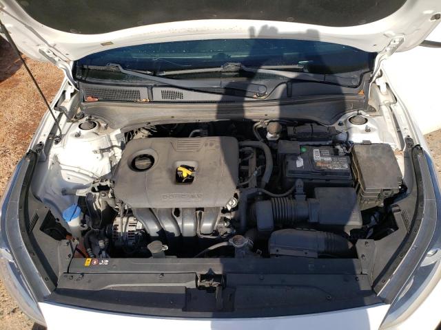 3KPF24AD9KE089560 - 2019 KIA FORTE FE WHITE photo 11