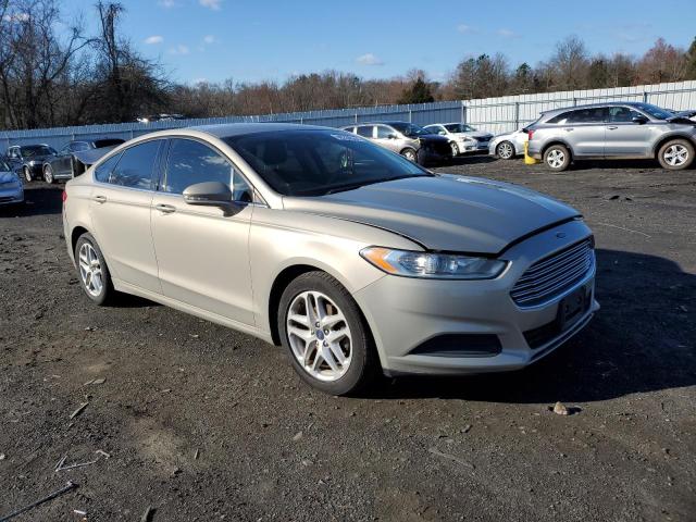 3FA6P0H76FR118804 - 2015 FORD FUSION SE SILVER photo 4