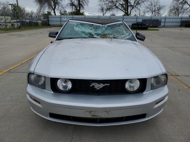 1ZVHT85H365150734 - 2006 FORD MUSTANG GT SILVER photo 5
