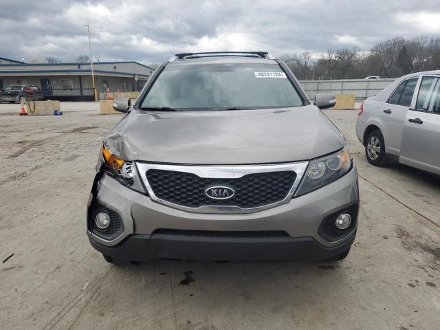 5XYKT4A62CG259923 - 2012 KIA SORENTO BASE GRAY photo 5