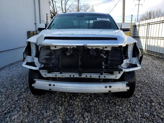 5TFUY5F17KX784548 - 2019 TOYOTA TUNDRA DOUBLE CAB SR/SR5 WHITE photo 5