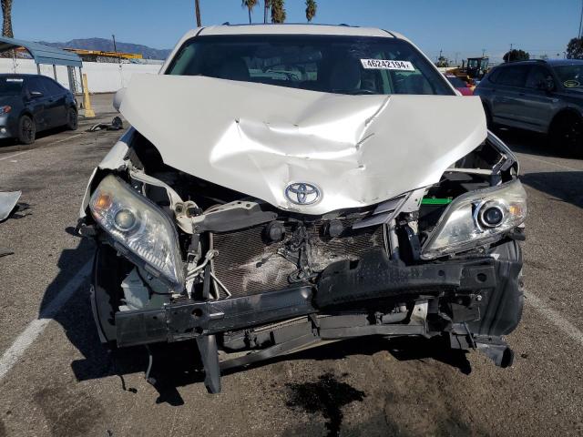 5TDYK3DC9GS758204 - 2016 TOYOTA SIENNA XLE WHITE photo 5