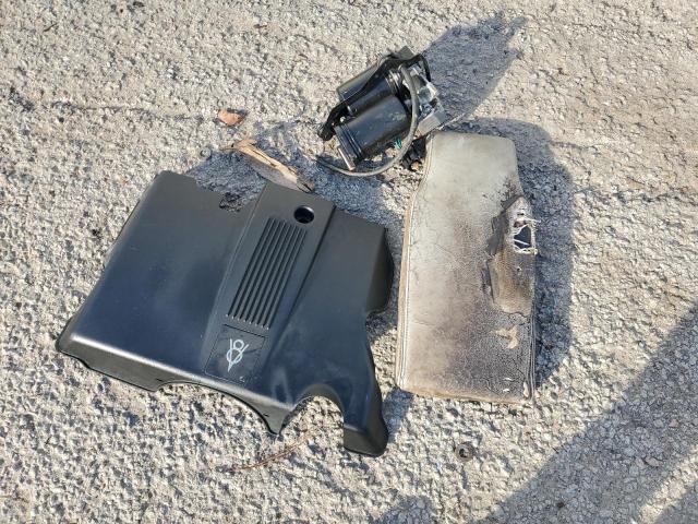 1LNHM81W54Y652818 - 2004 LINCOLN TOWN CAR EXECUTIVE Silber Foto 12