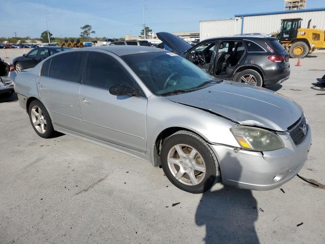 1N4BL11D35C395858 - 2005 NISSAN ALTIMA SE SILVER photo 4