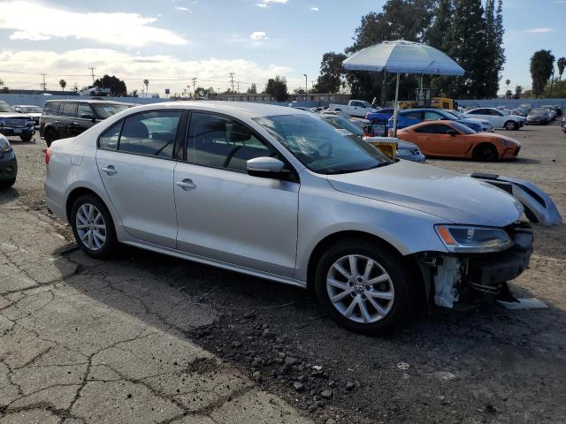 3VWDZ7AJ7BM369782 - 2011 VOLKSWAGEN JETTA SE SILVER photo 4