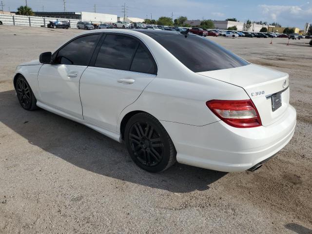 WDDGF81X09R068577 - 2009 MERCEDES-BENZ C 300 4MATIC WHITE photo 2