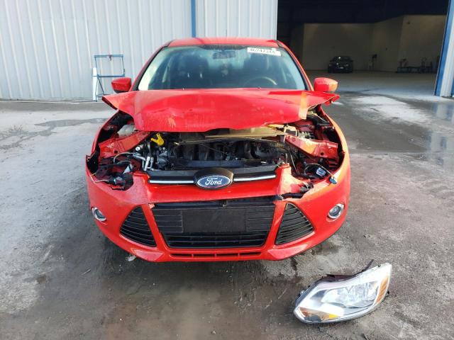 1FAHP3F28CL260647 - 2012 FORD FOCUS SE RED photo 5