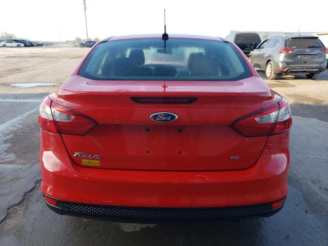 1FAHP3F28CL260647 - 2012 FORD FOCUS SE RED photo 6