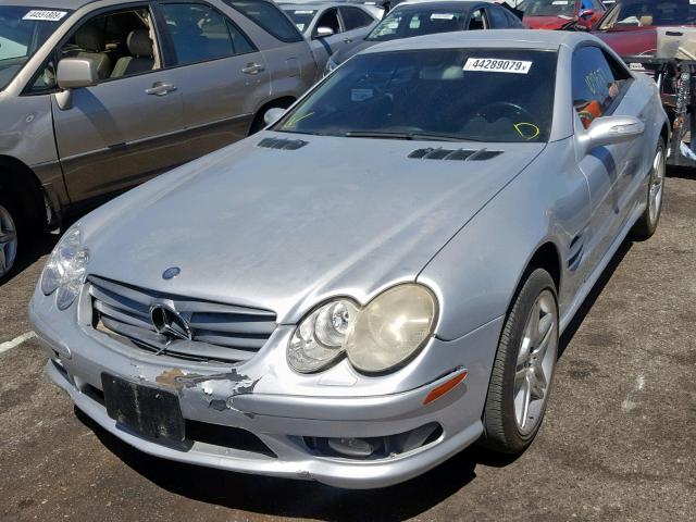 WDBSK75F46F115875 - 2006 MERCEDES-BENZ SL 500 SILVER photo 2