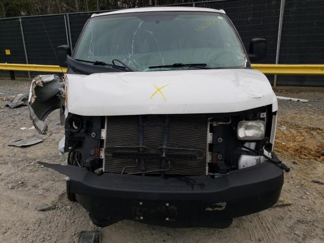 1GCWGAFF8G1209045 - 2016 CHEVROLET EXPRESS G2 WHITE photo 5