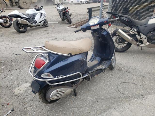 ZAPC386BX95009136 - 2009 VESPA LX 50 BLUE photo 4