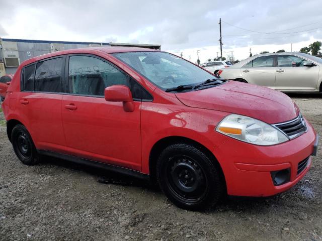 3N1BC1CPXBL497078 - 2011 NISSAN VERSA S RED photo 4