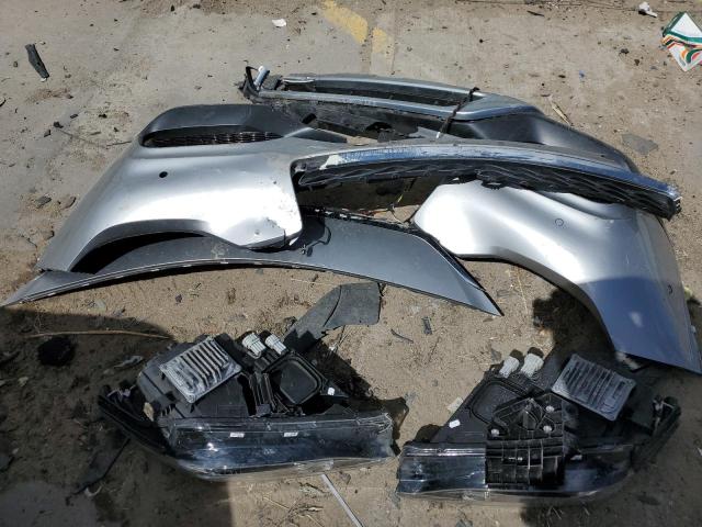 SJKCH5CR6JA059804 - 2018 INFINITI QX30 BASE SILVER photo 13