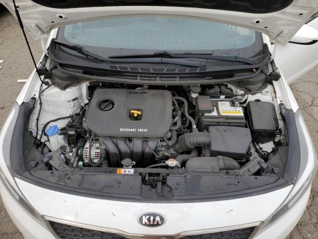 3KPFK4A74HE140952 - 2017 KIA FORTE LX WHITE photo 11