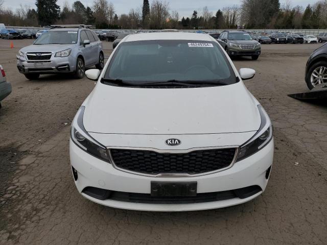 3KPFK4A74HE140952 - 2017 KIA FORTE LX WHITE photo 5