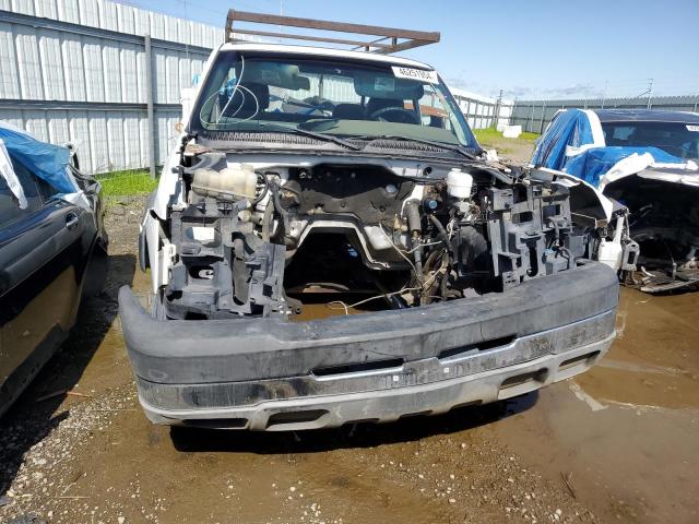 1GBHC29U84E388166 - 2004 CHEVROLET SILVERADO C2500 HEAVY DUTY WHITE photo 5