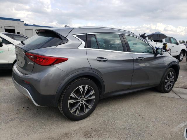 SJKCH5CRXHA024595 - 2017 INFINITI QX30 BASE 灰色 照片 3