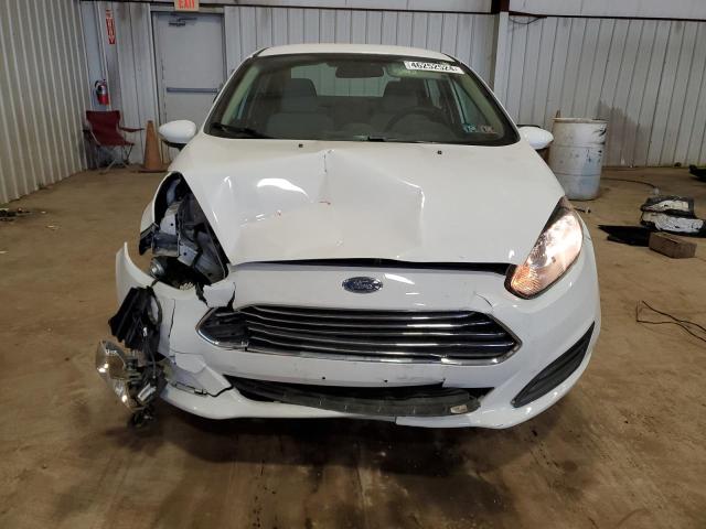 3FADP4BJ3FM135303 - 2015 FORD FIESTA SE WHITE photo 5