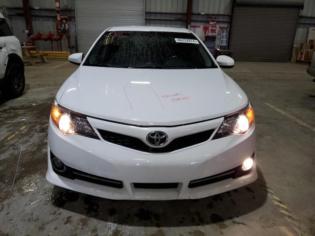 4T1BF1FK0DU241346 - 2013 TOYOTA CAMRY L WHITE photo 5