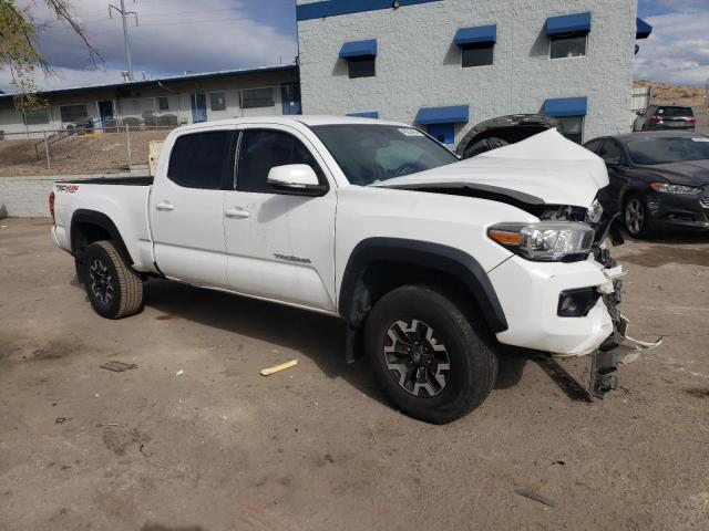 3TMDZ5BN8HM018820 - 2017 TOYOTA TACOMA DOUBLE CAB WHITE photo 4