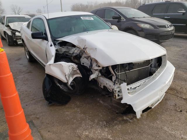 1ZVHT80N065211423 - 2006 FORD MUSTANG WHITE photo 4