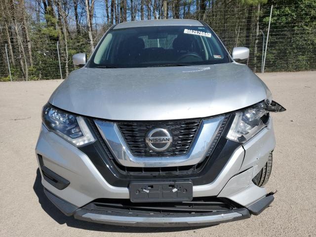 KNMAT2MV7JP519052 - 2018 NISSAN ROGUE S SILVER photo 5