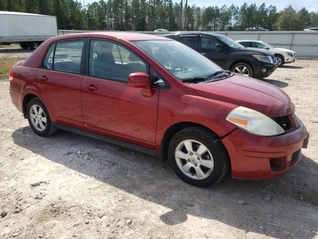 3N1BC11E09L405309 - 2009 NISSAN VERSA S RED photo 4