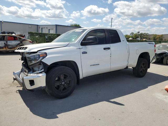 5TFRY5F18LX258016 - 2020 TOYOTA TUNDRA DOUBLE CAB SR/SR5 WHITE photo 1