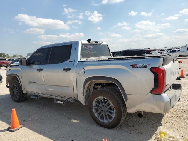 5TFLA5DB3NX031437 - 2022 TOYOTA TUNDRA CREWMAX SR SILVER photo 2