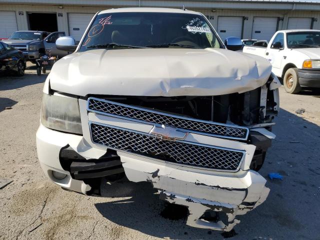 1GNUKKE31AR166591 - 2010 CHEVROLET SUBURBAN K1500 LTZ WHITE photo 5