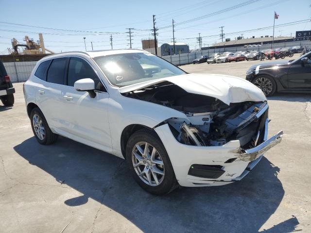 YV4102RK7M1742557 - 2021 VOLVO XC60 T5 MOMENTUM WHITE photo 4