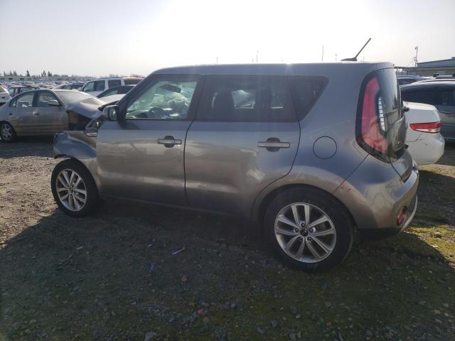 KNDJP3A59J7535543 - 2018 KIA SOUL + GRAY photo 2